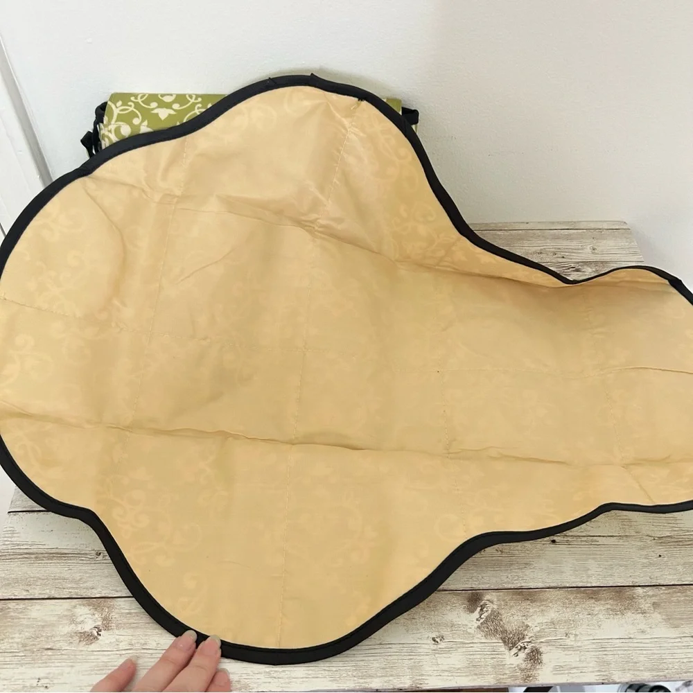 4/$25 Munchkin Diaper Change Pouch in Green & Cream Scroll Wristlet Changing Pad